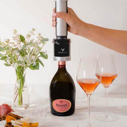 Coravin: come funziona il wine dispenser per godersi i vini senza rimuovere il tappo